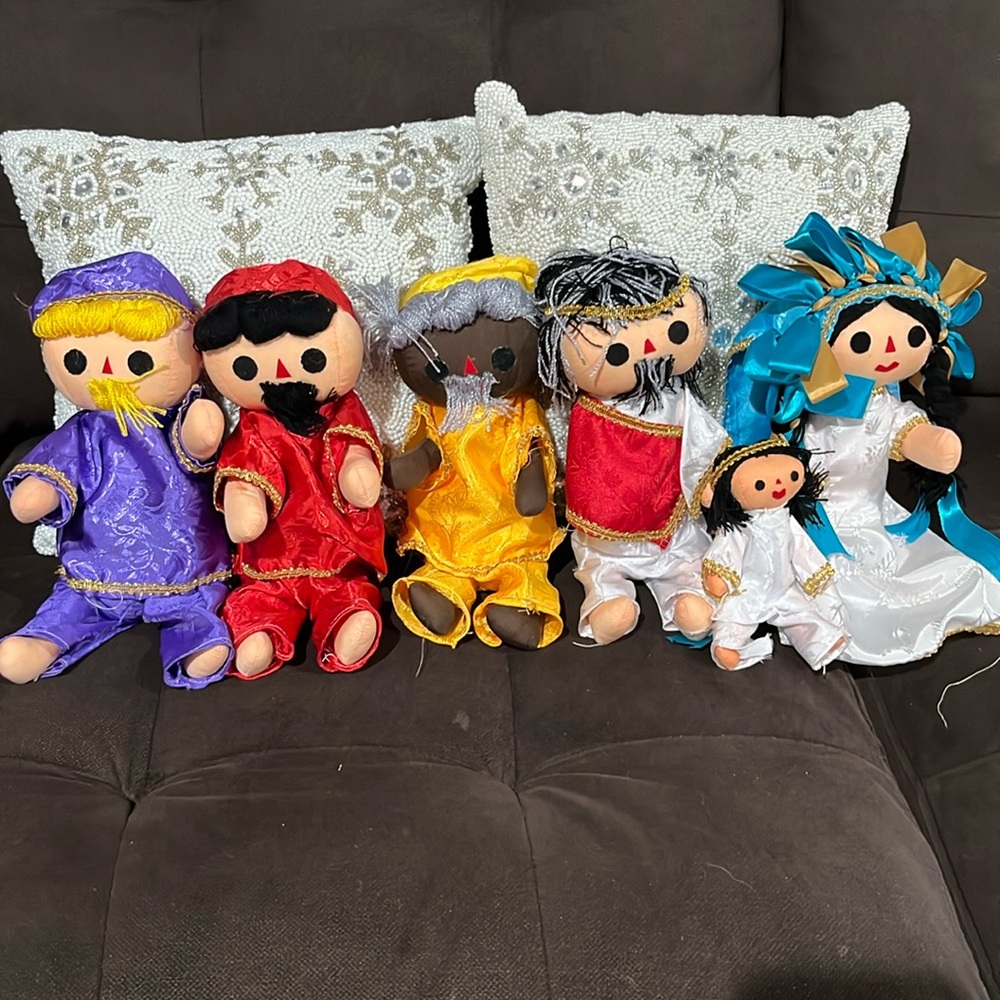 New- wot Mexican nativity dolls, Nacimiento mexicano, leles rag dolls 6 pieces.
